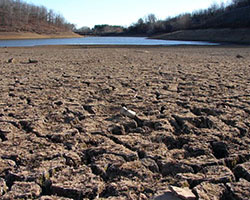 Dry riverbed in California drought