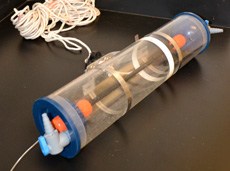 Deep water sample bottle